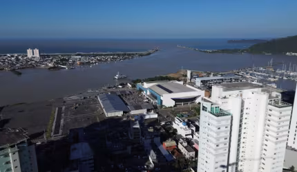 Apartamento um por Andar  para venda tem 165 metros quadrados com 3 Suites  no  Centro - Itajaí - SC