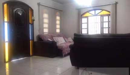 Casa para Venda em Taubaté, Vila das Jabuticabeiras, 3 dormitórios, 1 suíte, 2 banheiros, 2 vagas