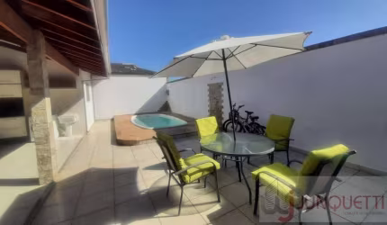 Casa para Venda em Taubaté, Vila Nossa Senhora das Graças, 3 dormitórios, 1 suíte, 2 banheiros, 2 vagas