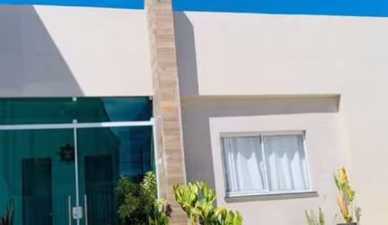 Casa com piscina na Jabotiana