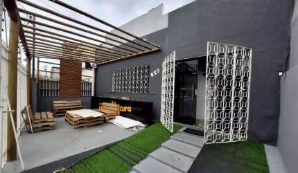 Casa comercial no Salgado Filho