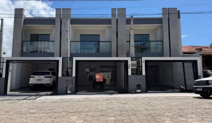 Sobrado geminado em Balneário Piçarras – Itacolomi -123,85m² Apenas R$ 730 mil 450  metros da praia