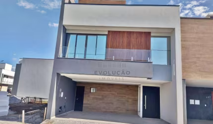 CASA 03 Quartos, 01 Suíte, 02 Vagas - Deltaville - Santa Catarina