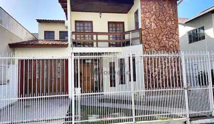 CASA 05 Quartos, 01 Suíte, 04 Vagas - Canto - Santa Catarina