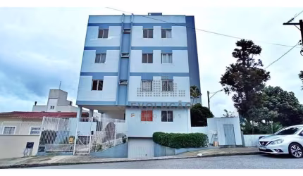 Apartamento com 1 dormitório para alugar, 42 m² por R$ 1.784,00/mês - Barreiros - São José/SC