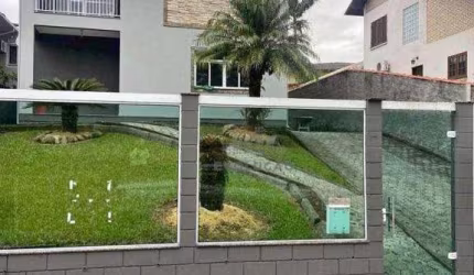 Casa com 3 dormitórios à venda, 150 m² por R$ 650.001,00 - Centro - Santo Amaro da Imperatriz/SC