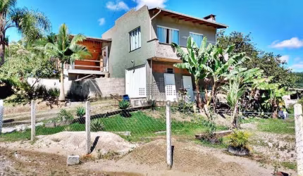 CASA 04 Quartos, 11 Vagas - Três Riachos - Santa Catarina