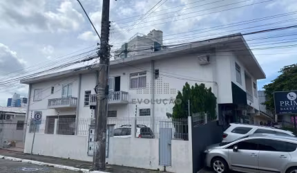 Casa com 3 dormitórios à venda, 450 m² por R$ 3.170.000,00 - Campinas - São José/SC