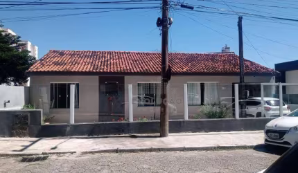 CASA 03 Quartos, 01 Suíte, 02 Vagas - Barreiros - Santa Catarina