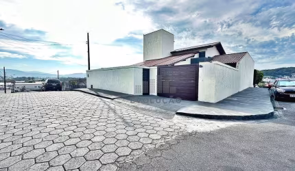 Casa com 4 dormitórios à venda, 200 m² por R$ 1.600.000,00 - Picadas do Sul - São José/SC