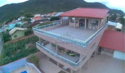 Casa com 03 Dorms com Suite + 02 Kitinetes - Ingleses Florianópolis/SC