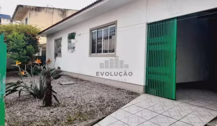 Casa com 3 Dorms sendo 01 Suíte - Campinas - São José/SC