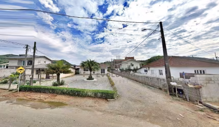 CASA 3 Quartos, 1 Suíte, 7 Vagas - Sul do Rio - Santa Catarina
