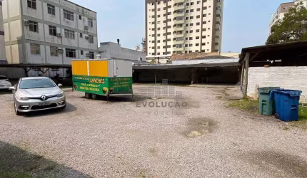 Belo e amplo terreno com 728m² composto por 2 lotes situado na melhor região do bairro. Floresta, São José/SC.
