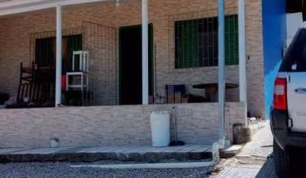 Casa com 02 dormitórios à venda, 60 m² por R$ 330.000 - Praia de Fora - Palhoça/SC