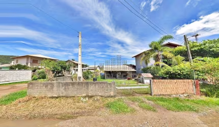 TERRENO 300m², 3 Andares, Escritura - Praia da Pinheira