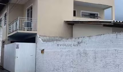 Casa com 3 dormitórios à venda, 250 m² por R$ 580.000,00 - Ipiranga - São José/SC