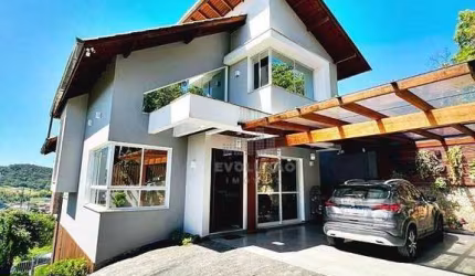 Casa Alto Padrão, PRONTA PARA MORAR- 3 Dorms (2 suítes) - Pedra Branca/Palhoça-SC