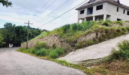 Casa em Construção com 900 m² em Terreno de 3.600 m² no João Paulo - Florianópolis/SC