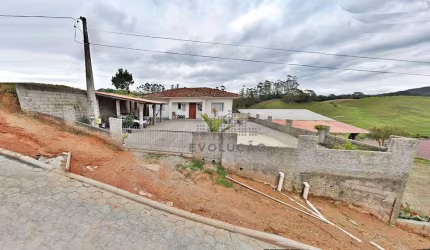 CASA 3 Quartos, 5 Vagas, Esícula - São Pedro de Alcântara