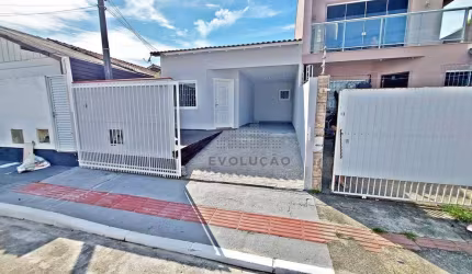Casa com 2 dormitórios à venda, 72 m² por R$ 340.000,00 - Forquilhas - São José/SC