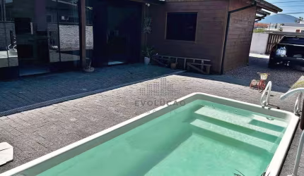 CASA 2 Quartos, 3 Vagas, Piscina - Praia do Sonho Palhoça SC