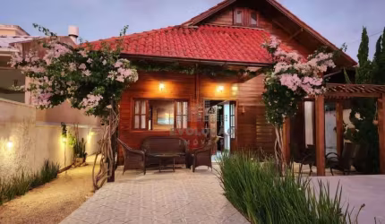 Linda Casa de Praia no Balneário Ponta Do Papagaio - Palhoça/SC