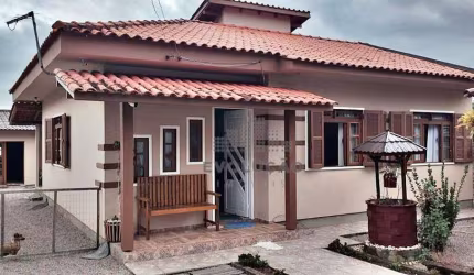 Casa com 3 dormitórios à venda, 94 m² por R$ 750.000,00 - Areias de Baixo - Governador Celso Ramos/SC