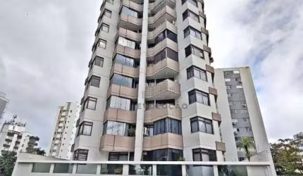 Cobertura com 4 Dormitórios com 03 Suítes - Centro - Florianópolis/SC
