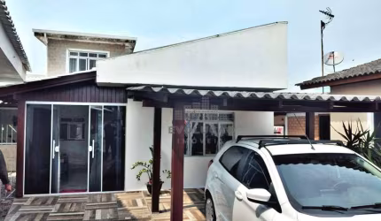 Casa de 114m² com 3 dormitórios e sala comercial de 48m² por R$ 750.000 - Barra do Aririú - Palhoça/SC