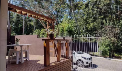 Linda casa com edicula 3 dormitorios em São Sebastião - Palhoça Sc