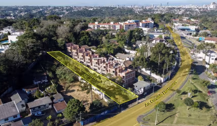 Terreno à venda na Avenida Cândido Hartmann, 3744, Santo Inácio, Curitiba por R$ 1.690.000