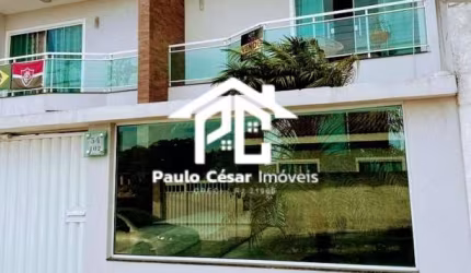1° Andar - Garagem coberta, Sala ampla, 1 Quarto, Cozinha com armários planejados, Banheiro Social, Quintal com área goumert e Lavabo; 2° Andar - 3 Qu