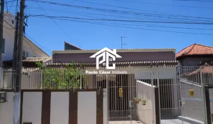 Duplex situado a 3 minutos da Lagoa e do Centro, este imóvel proporciona conforto e qualidade de vida em uma das melhores cidades da Região dos Lagos.