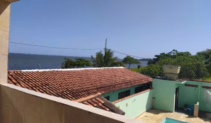 Excelente Pousada e Restaurante com frente para à Praia do Coqueiral, com aproximadamente 1.200m² de construção, composta por 12 suítes em funcionamen