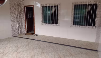 Excelente casa com 02 quartos, sendo 01 suíte, ótima sala, cozinha, banheiro, área de serviço, varanda, garagem, ótima localização, totalmente legaliz