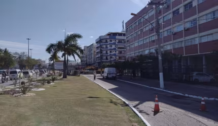 Apartamento à venda no Centro de Araruama-RJ: 1 quarto, 1 sala, 1 banheiro, 1 vaga de garagem, 50m² de área