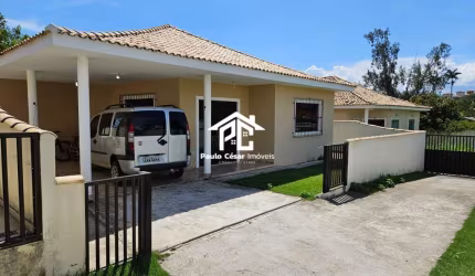 Excelente casa com 03 quartos, sendo 01 suíte com closet, sala, cozinha, banheiro, área de serviço, varanda, garagem para 01 carro, portão eletrônico,