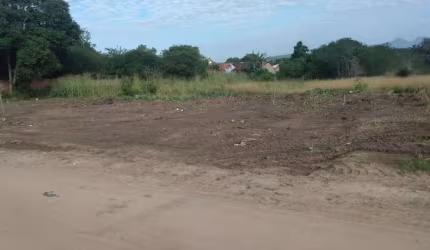 Excelente área com 4.000,00m², medindo 40m de frente por 100m pelas laterais, ótima localização, a 500m do quartel do corpo de Bombeiros.