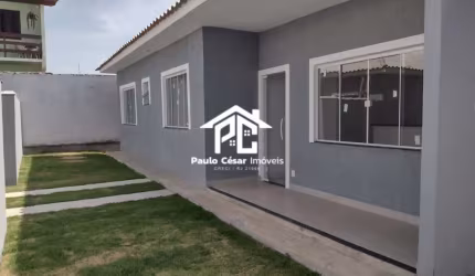 Casa com 03 Quartos sendo 01 suíte ótima sala cozinha banheiro área de serviço varandas garagem ótimo quintal. Aceita financiamento bancário.