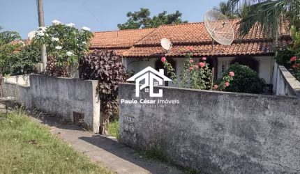 Casa com 2 quartos, sala, cozinha, banheiro e área de serviço.  Localização privilegiada 300 metros da lagoa , local super requisitado. Oportunidade p