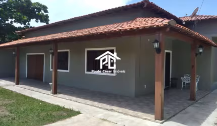 CASA COM 3 QUARTOS / TERRENO COM 535M² / POUCOS METROS DA LAGOA E RODOVIA