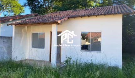 Casa com 2 quartos, sala, cozinha, banheiro e área de serviço. Local seguro pequeno condomínio sem taxas, 100 metros de rodovia , 1.5km do centro de S