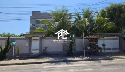 Casa de 3 quartos com vista para a lagoa em Araruama-RJ, bairro Pontinha: 2 suítes, 2 salas, 3 banheiros, 2 vagas, 290m².