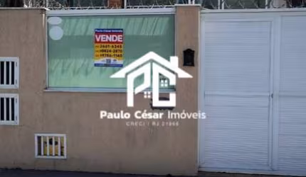 Casa à venda em Araruama-RJ, no Parque Hotel: 2 quartos, 2 suítes, 1 sala, 2 banheiros, 110m² de área