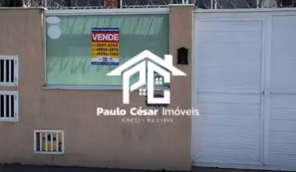 Casa à venda em Araruama-RJ, no Parque Hotel: 2 quartos, 2 suítes, 1 sala, 2 banheiros, 110m² de área