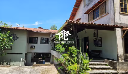 Casa à venda em Araruama-RJ: Charme e conforto no Alto da Boa Vista - 4 quartos, 1 suíte, 2 salas, 3 banheiros, 1 vaga, 140m².