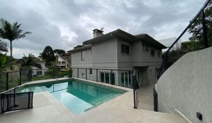 Casa Alto Padrão em Condomínio Fechado