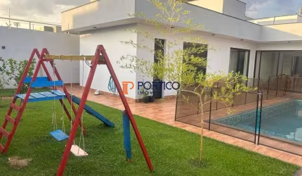 Casa Térrea com Piscina e 3 Suítes