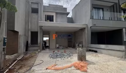 Casa de condomínio nova, 3 suítes com piscina, três suítes.